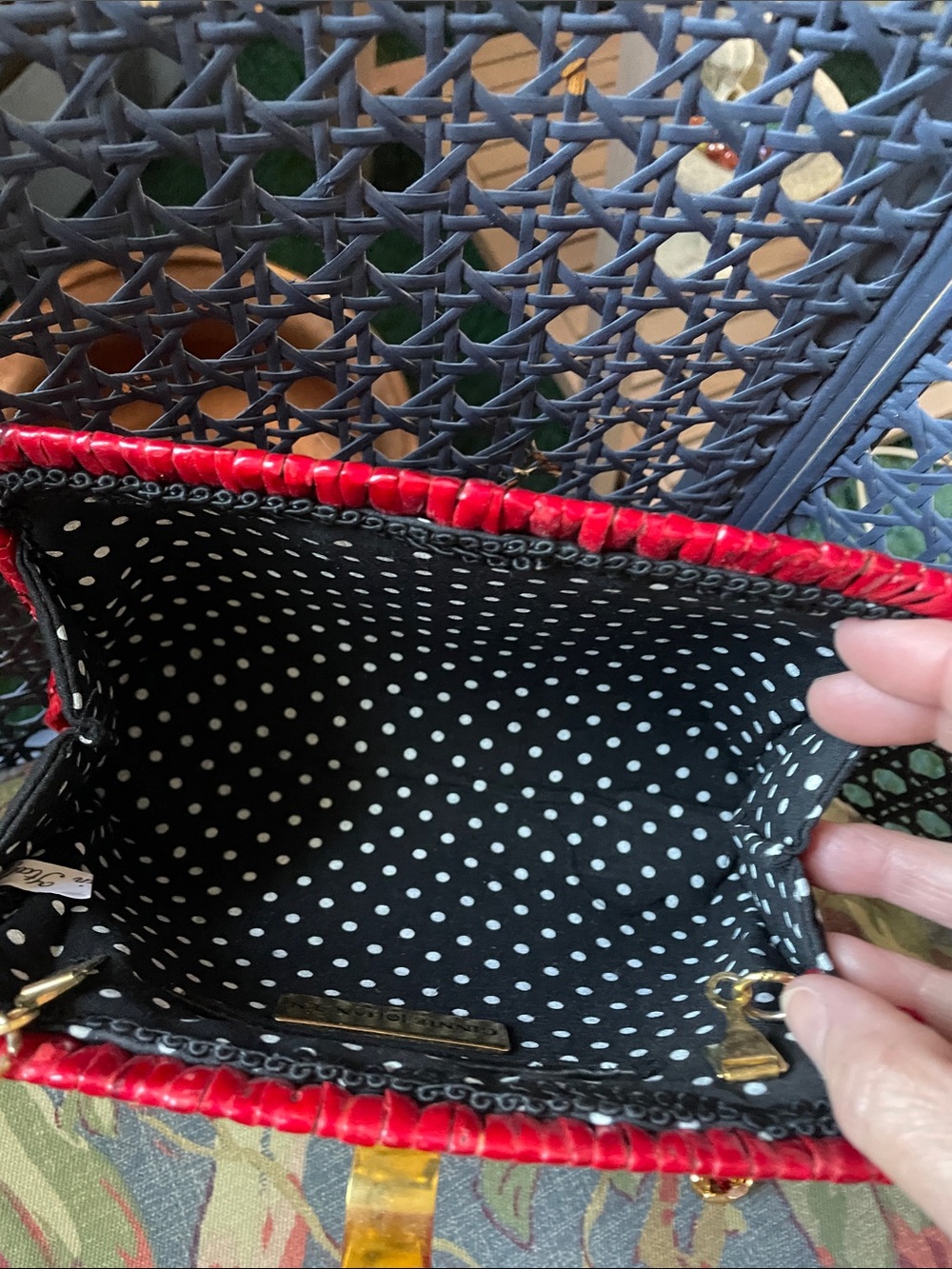 Vintage Ginnie Johansen Red Woven Crossbody Bag w/ Gold Chain and Seashell Clasp - Picture 3 of 4